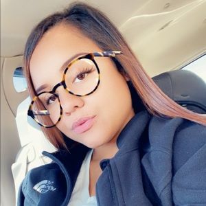 Meet your Posher, Johna